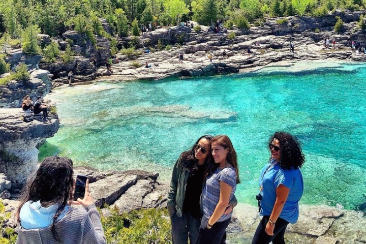 girls taking photos bruce peninsula