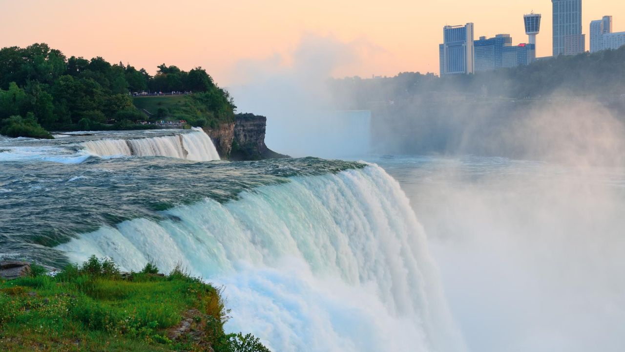 Niagara falls closeup at dusk